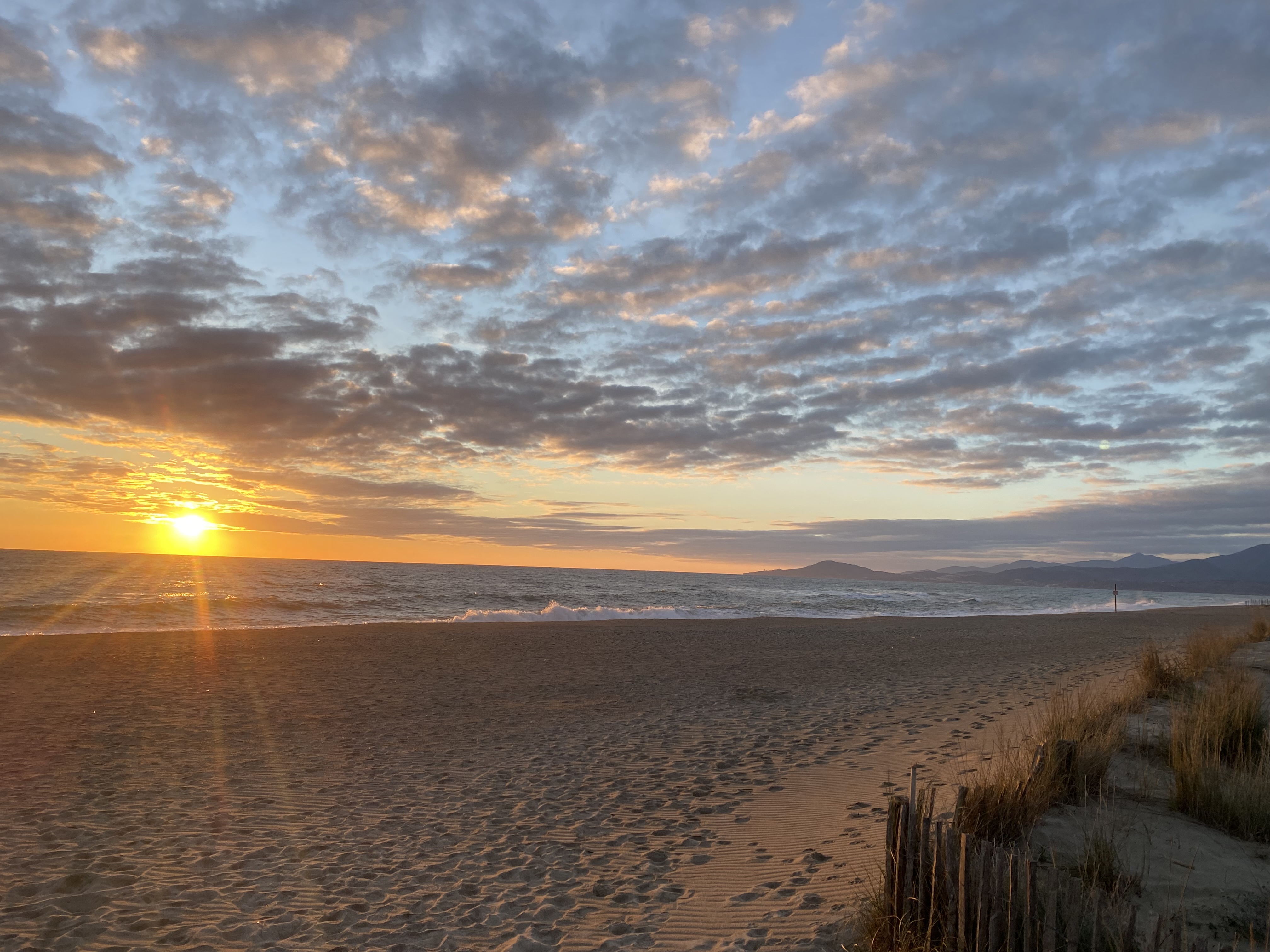 Coucher de soleil sur la plage à Saint-Cyprien